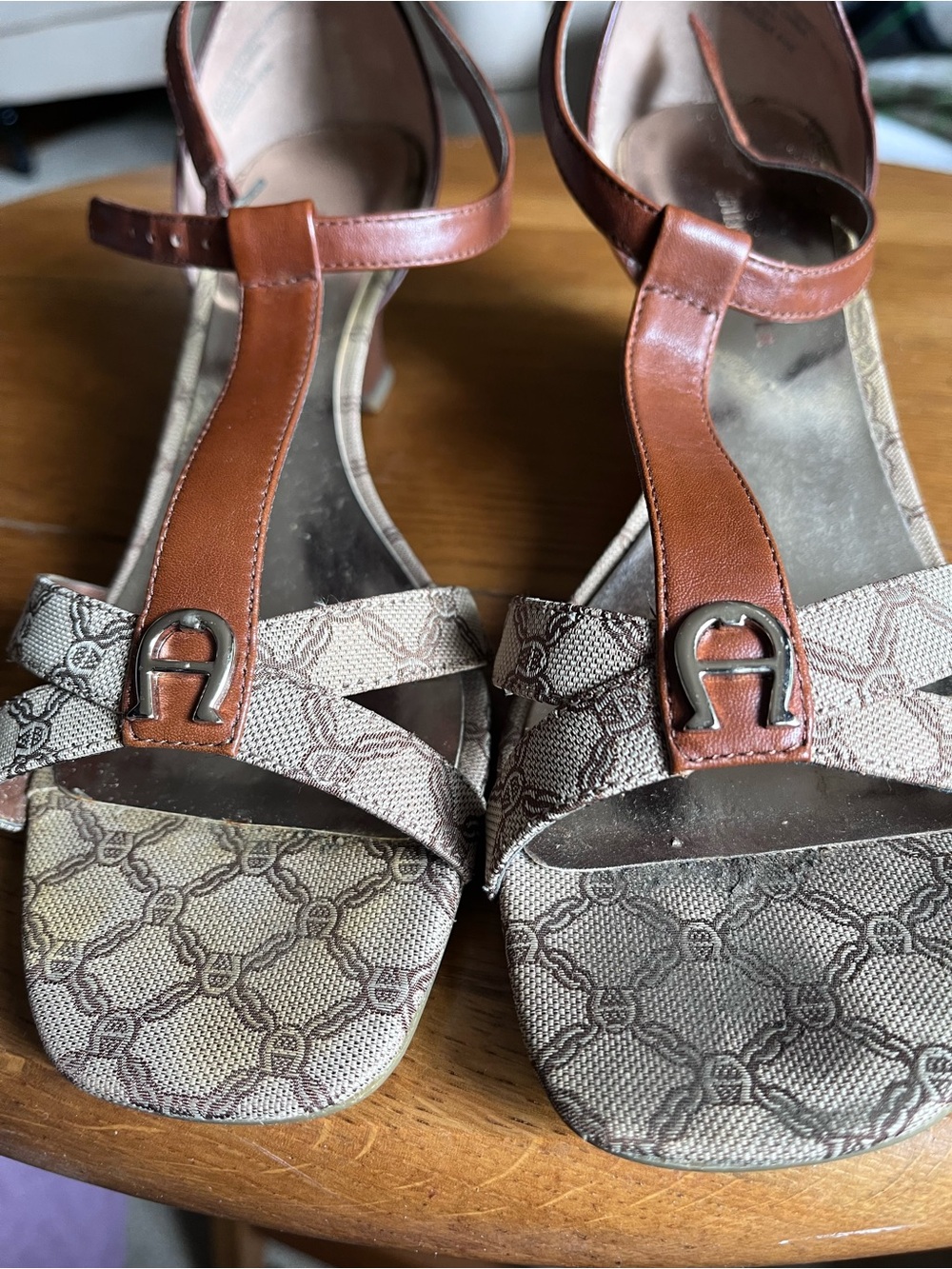 Women's Etienne Aigner Brown T-Strap Patterned Sandals-       Size 6 1/2